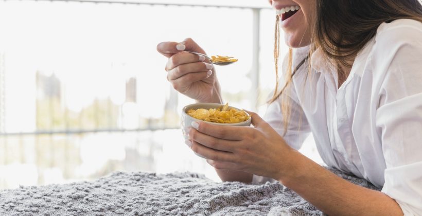 Saiba quais são os alimentos que fazem bem aos dentes